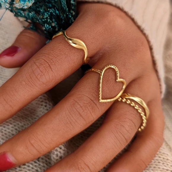 Jewelry - Luxe Stainless Steel Adjustable Heart Ring Set